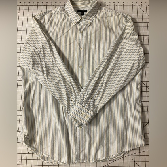 Banana Republic Men’s XL Striped Classic Fit Button Down Shirt - Picture 2 of 6